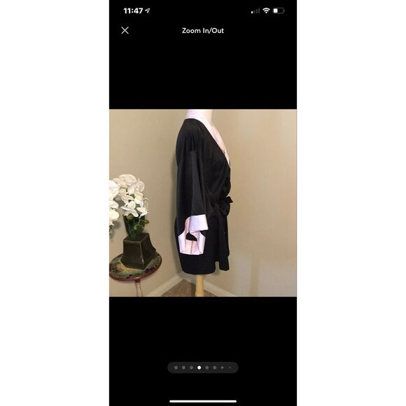 Victoria’s Secret Black & Pink Robe OS - Picture 1 of 6